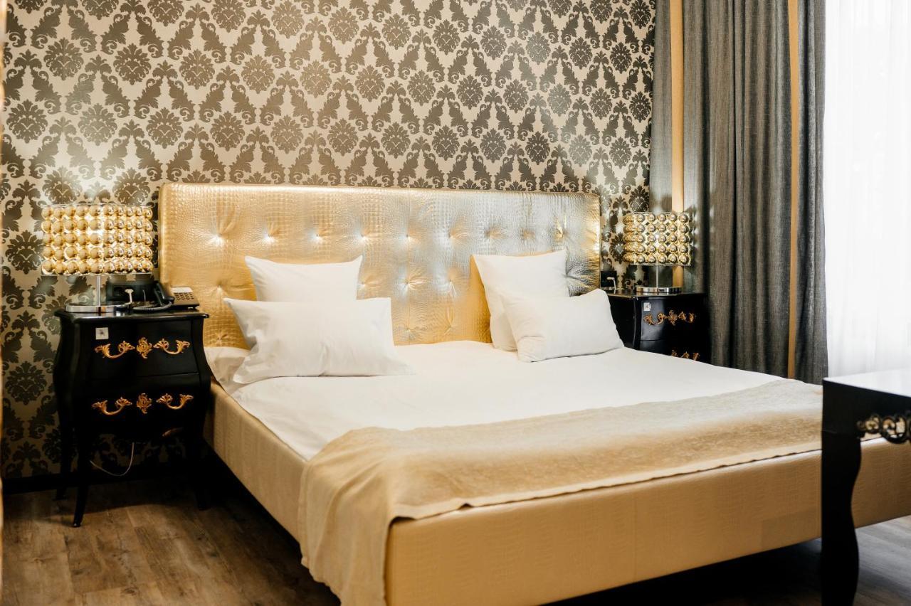Weekend Boutique Hotel Chisinau Exterior photo