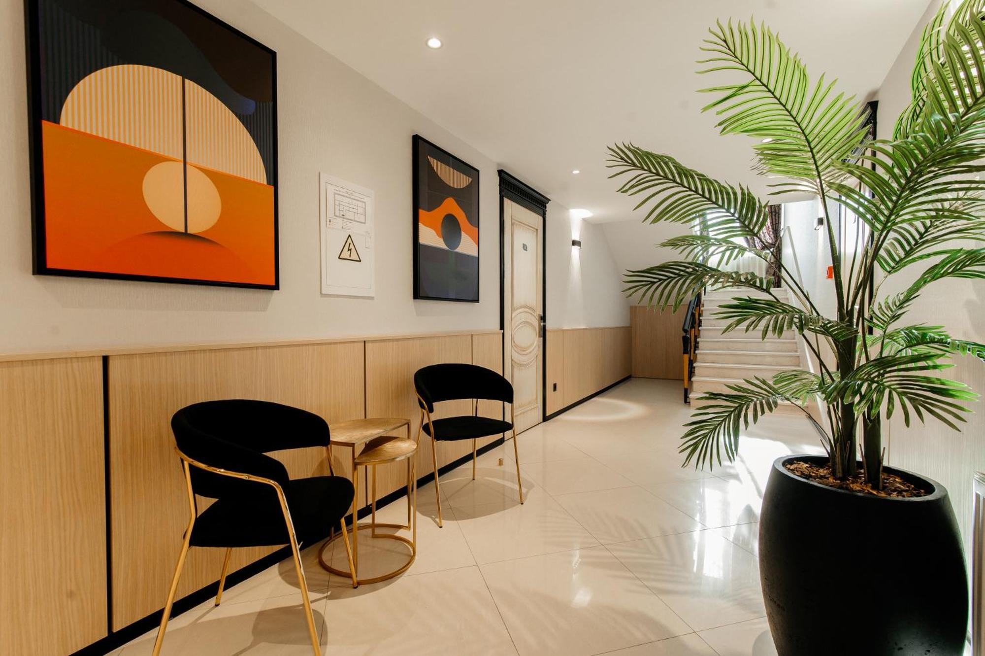 Weekend Boutique Hotel Chisinau Exterior photo