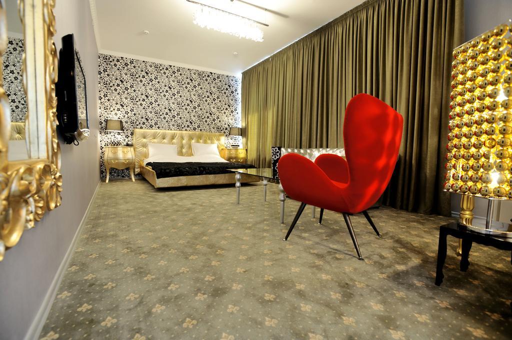 Weekend Boutique Hotel Chisinau Exterior photo