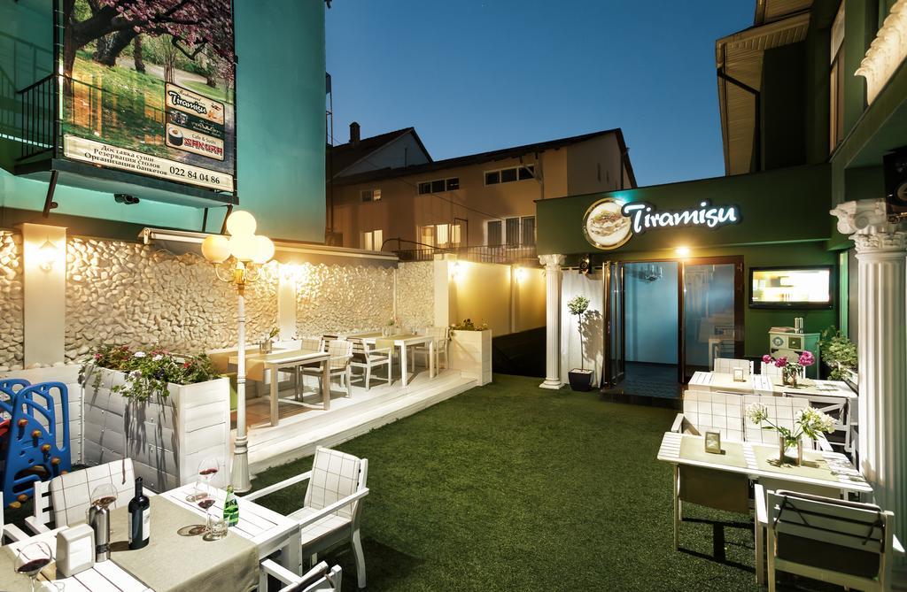 Weekend Boutique Hotel Chisinau Exterior photo