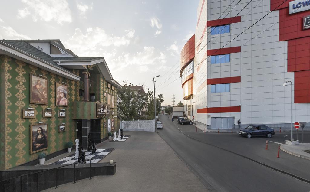 Weekend Boutique Hotel Chisinau Exterior photo