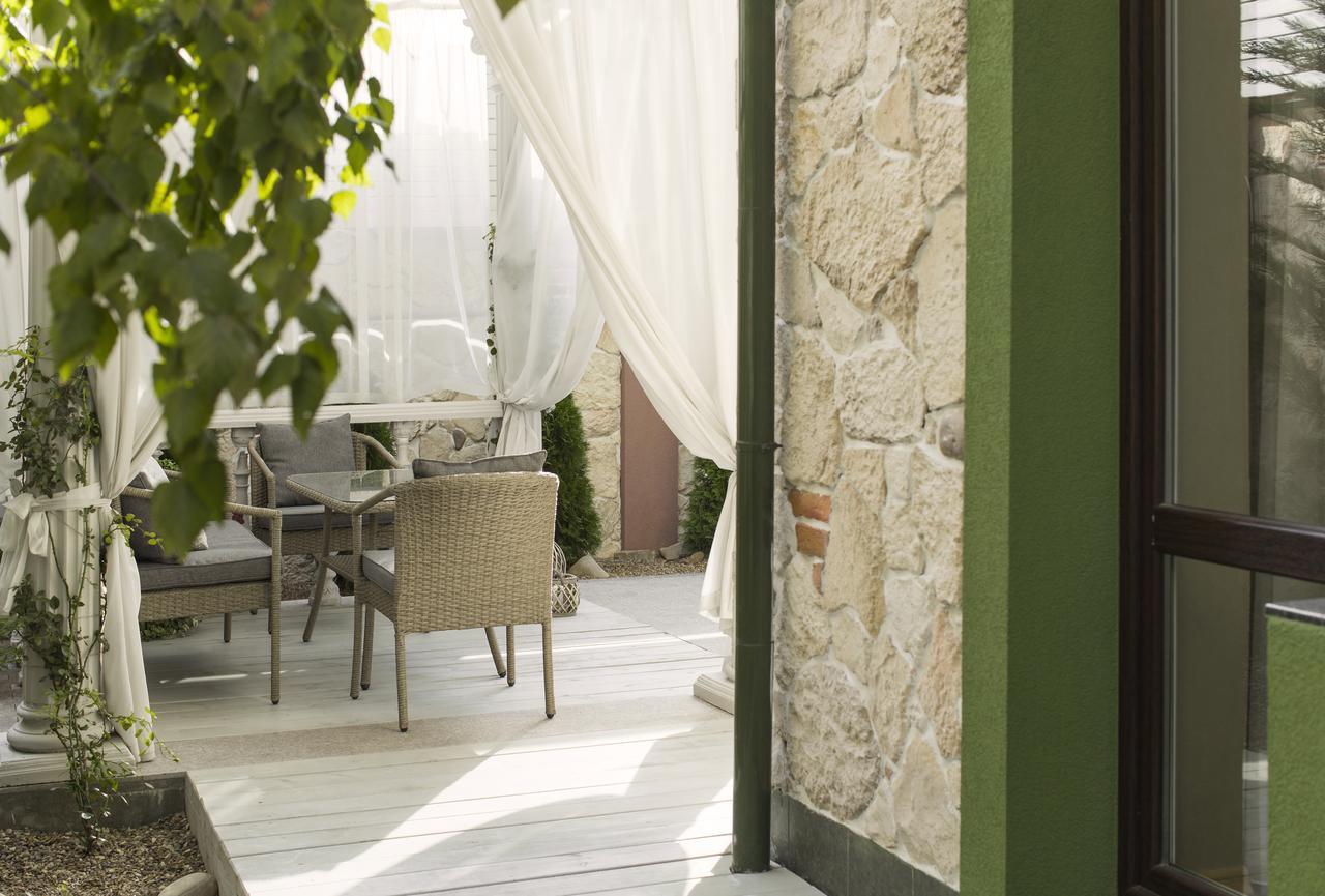 Weekend Boutique Hotel Chisinau Exterior photo